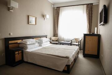 Фото номера Двухместный номер с 2 отдельными кроватями Отель Georg Palace Hotel г. Черновцы 6