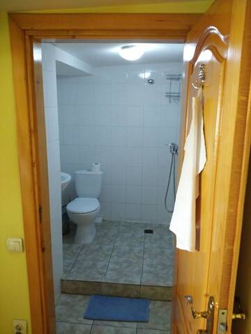 Фото номера Стандартный двухместный номер с 1 кроватью Гостевой дом Inn Sport г. Черновцы 3