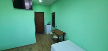 Фото номера Двухместный номер с 2 отдельными кроватями Отель Luxor Inn &amp; Suites г. Черновцы 2