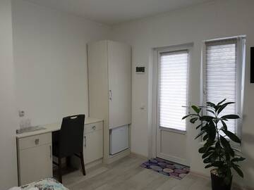 Фото номера Номер с кроватью размера «queen-size» Мини-отель Apartments like hotel г. Черновцы 3