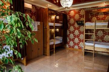 Фото номера Односпальная кровать в общем номере с 10 кроватями Хостелы Sweet Home Hostel / Guest House г. Черновцы 2