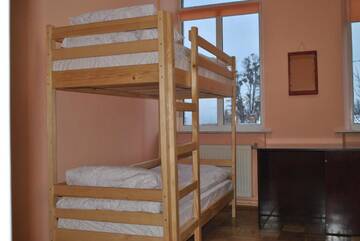 Фото номера Общий шестиместный номер для мужчин и женщин Хостелы Hostel U Pottera г. Черновцы 3