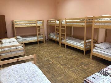 Фото номера Общий десятиместный номер для мужчин и женщин Хостелы Hostel U Pottera г. Черновцы 3