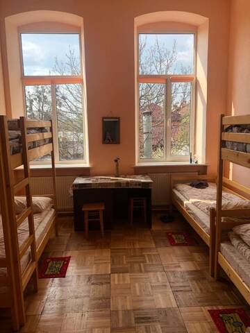 Фото номера Общий шестиместный номер для мужчин и женщин Хостелы Hostel U Pottera г. Черновцы 2