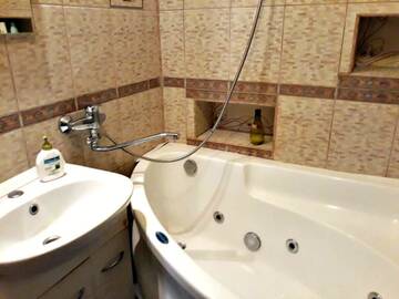 Фото номера Апартаменты с 2 спальнями Апартаменты Apartment in the historical city center г. Черновцы 12