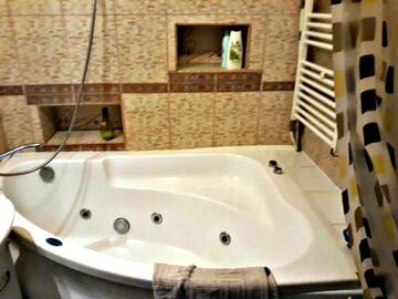 Фото номера Апартаменты с 2 спальнями Апартаменты Apartment in the historical city center г. Черновцы 21